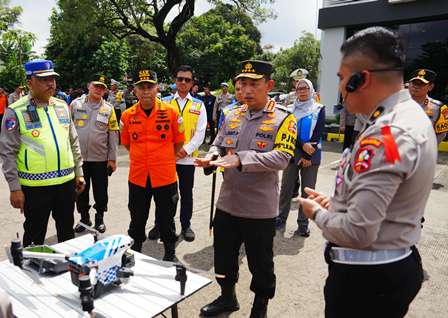 Kapolri Tinjau Pos Command Center, Pastikan Arus Mudik Berjalan Aman dan Nyaman