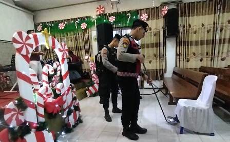 Polres Bojonegoro Lakukan Sterilisasi Gereja Jelang Ibadah Natal