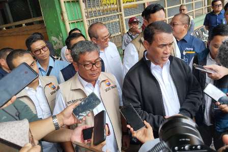 Menteri Pertanian dan Satgas Pangan Jawa Timur Sidak Harga Sembako di Pasar Wonokromo Surabaya