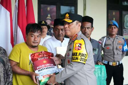 Polri Salurkan Bantuan dan Kerahkan Alat Berat untuk Percepat Pemulihan Banjir di Aceh Utara