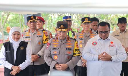 Kapolri Salurkan 1000 paket Sembako Untuk Warga di Nganjuk