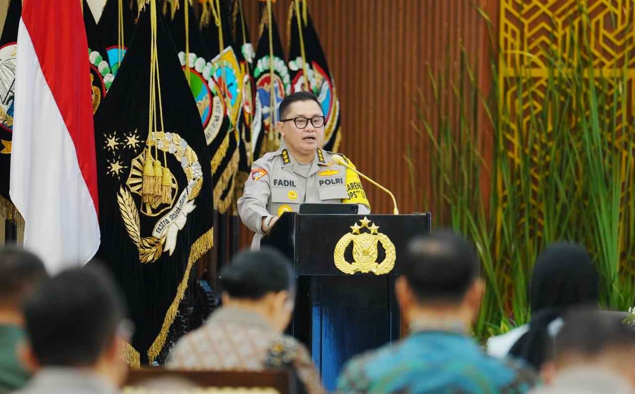 Berantas Kejahatan Transnasional, Polri Tangkap dan Serahkan 14 Buron Interpol Red Notice