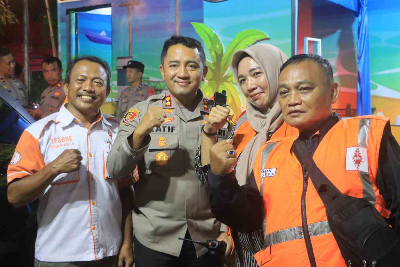 Kapolres Probolinggo : Malam Pergantian Tahun Kondusif, Masyarakat Gelar Sholawat dan Doa Bersama