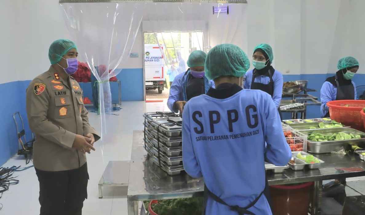 SPPG Polres Probolinggo Layani MBG 1.851 Pelajar di Maron