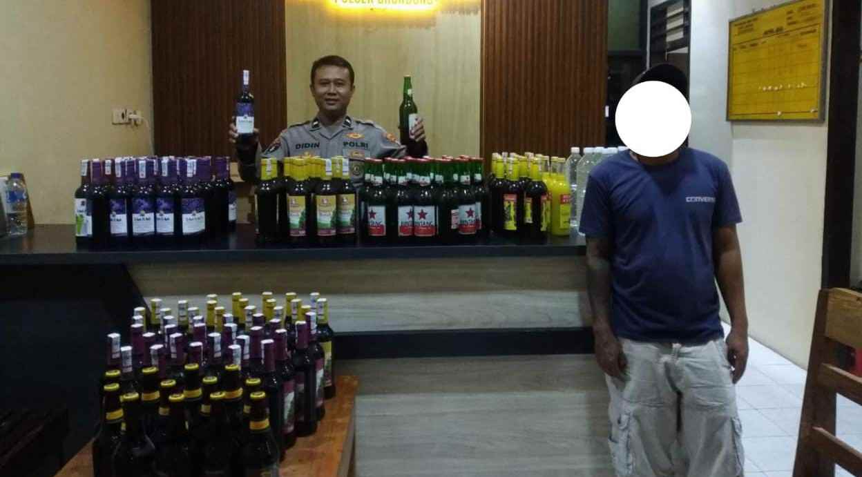 Bukti Ketegasan,  Polsek Brondong Polres Lamongan Amankan Ratusan Botol Miras