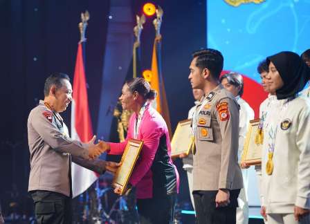 Kapolri Beri Apresiasi ke Atlet Polri dan Non-Polisi yang Berprestasi di Sea Games 2025