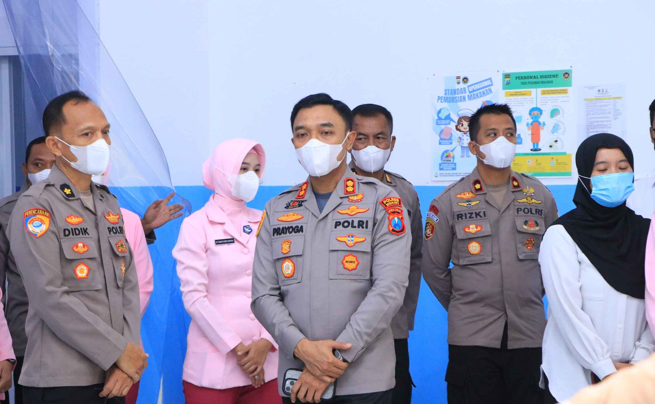 Kapolres Ngawi Cek SPPG di Kasreman Pastikan Pemenuhan Gizi yang Higienis untuk MBG