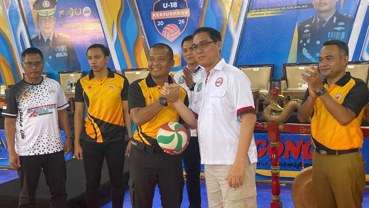 Ajang Gali Potensi Atlet Muda, Kabid Humas Polda Jatim Buka Kejurprov Bola Voli U-18 Se-Jatim 2026