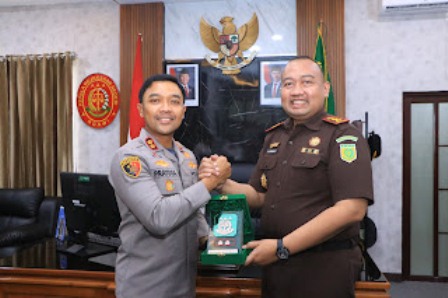 Jalin Silaturahmi, Kapolres Lakukan Kunjungan kepada Kejari Ngawi