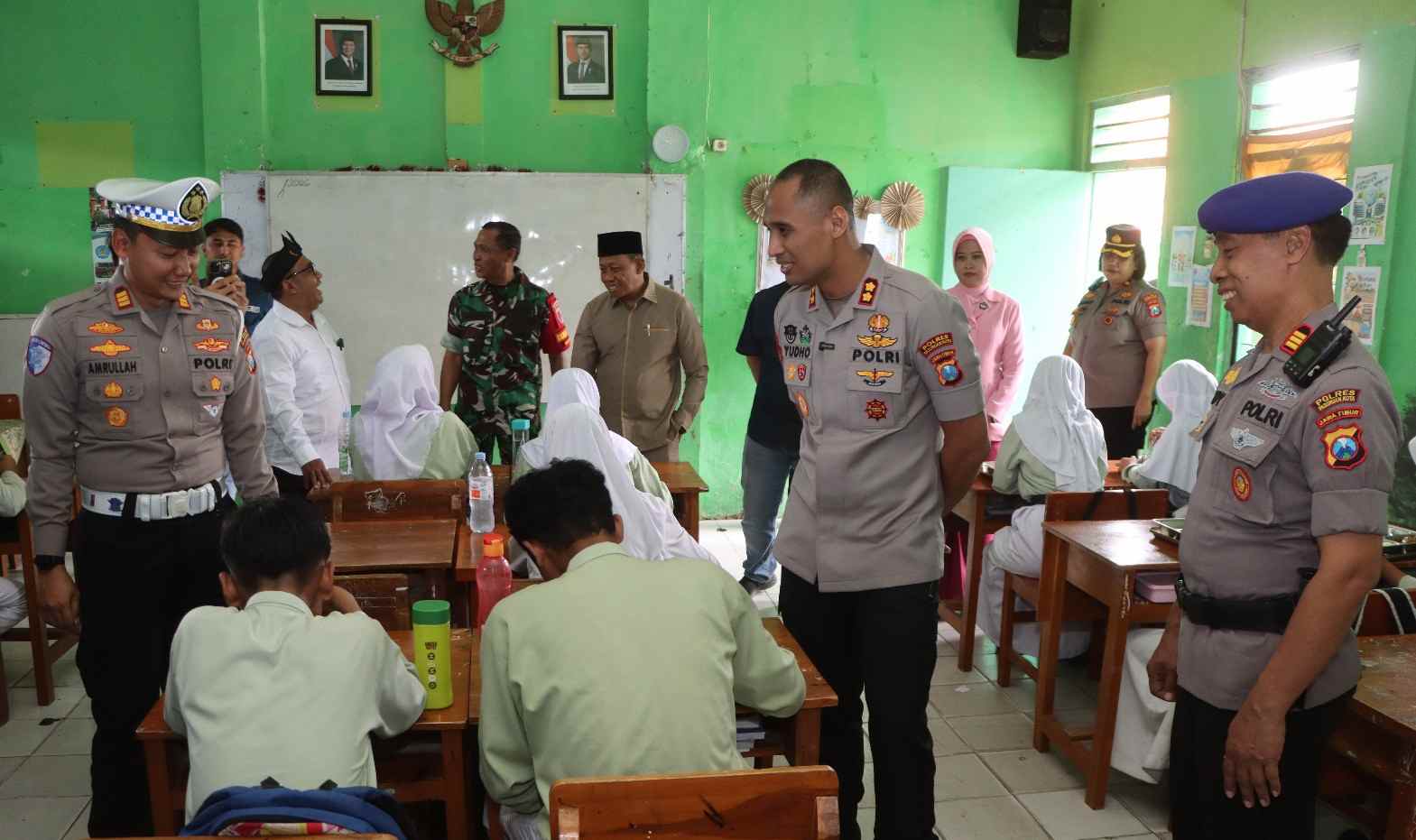SPPG Polres Pasuruan Kota Layani 1.635 Penerima Manfaat MBG di 11 Sekolah