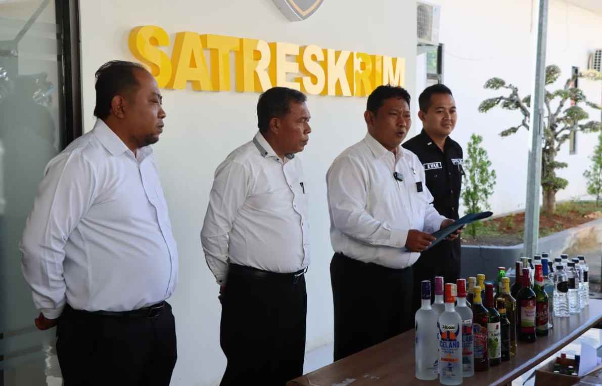 Jelang Ramadhan,  Polres Pamekasan Gelar Razia Miras