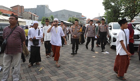 Polres Pelabuhan Tanjungperak  Kerahkan  209 Personel Layani Haul Ke-549 Sunan Ampel