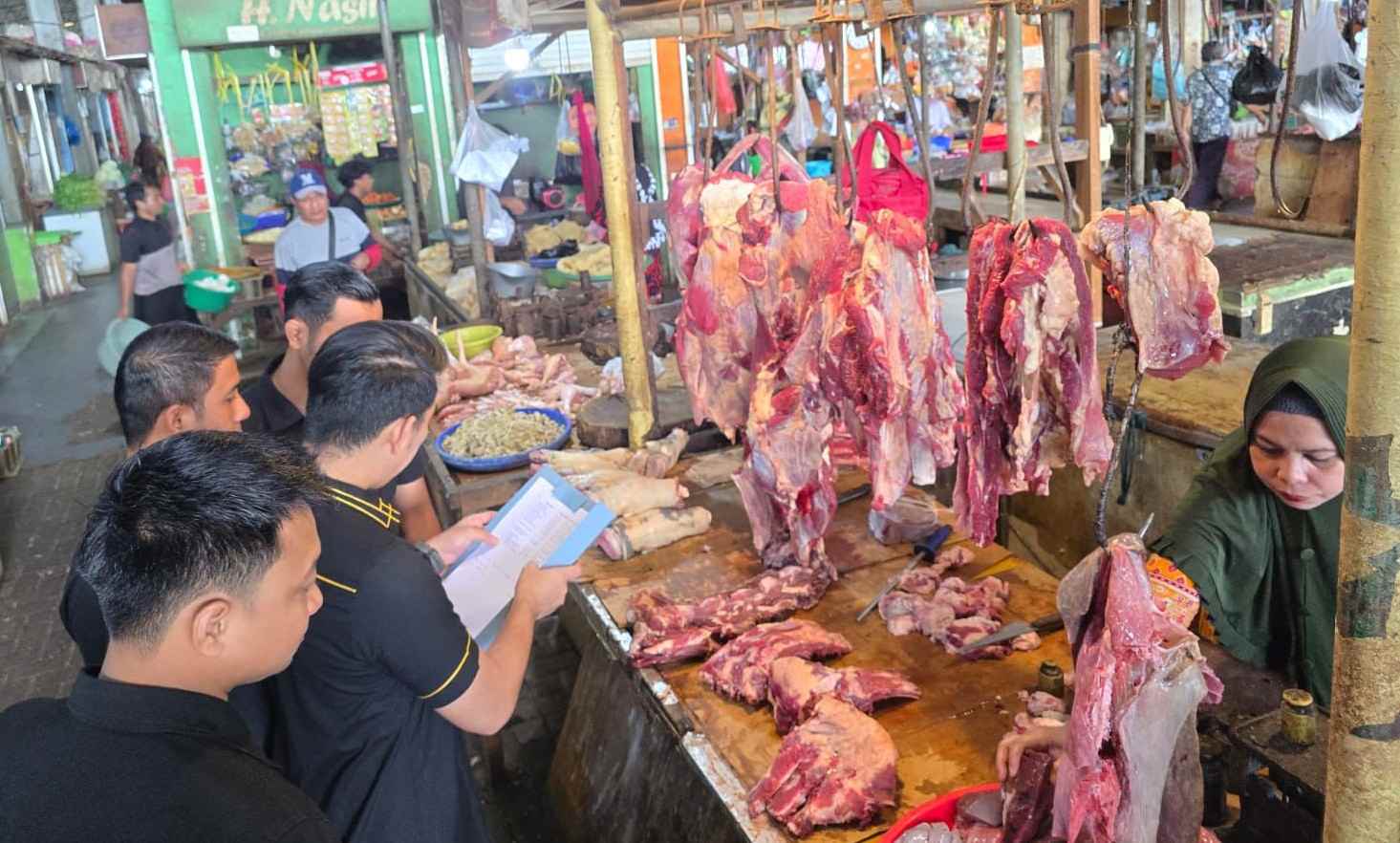 Jelang Ramadhan, Satgas Pangan Polres Gresik Sidak Pasar