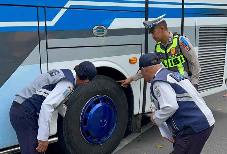 Operasi Keselamatan Semeru 2026, Polres Mojokerto Kota Pastikan Kelaikan Angkutan Umum