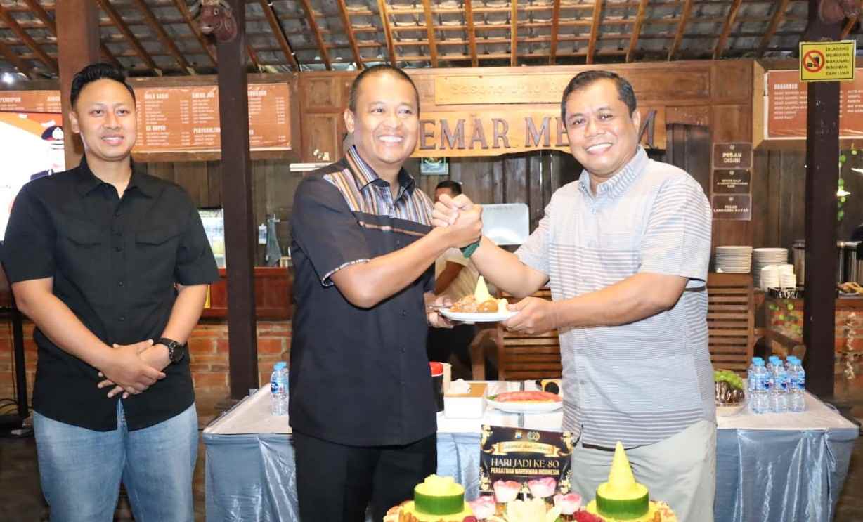 Polres Tulungagung Gelar Piramida Peringati Hari Pers Nasional 2026