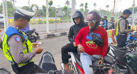 Operasi Keselamatan Semeru 2026: Polres Pelabuhan Tanjungperak Perketat Pengawasan di Suramadu