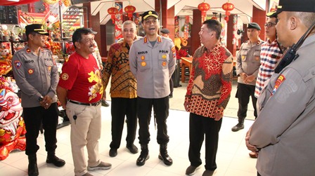 Kapolresta Malang Kota Pertebal  Pengamanan Imlek, Personel Disiagakan di Klenteng hingga Pusat Perbelanjaan