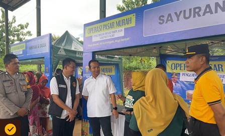 Sinergi Polres Ngawi dengan Pemkab Beri Pendampingan Operasi Pasar Murah